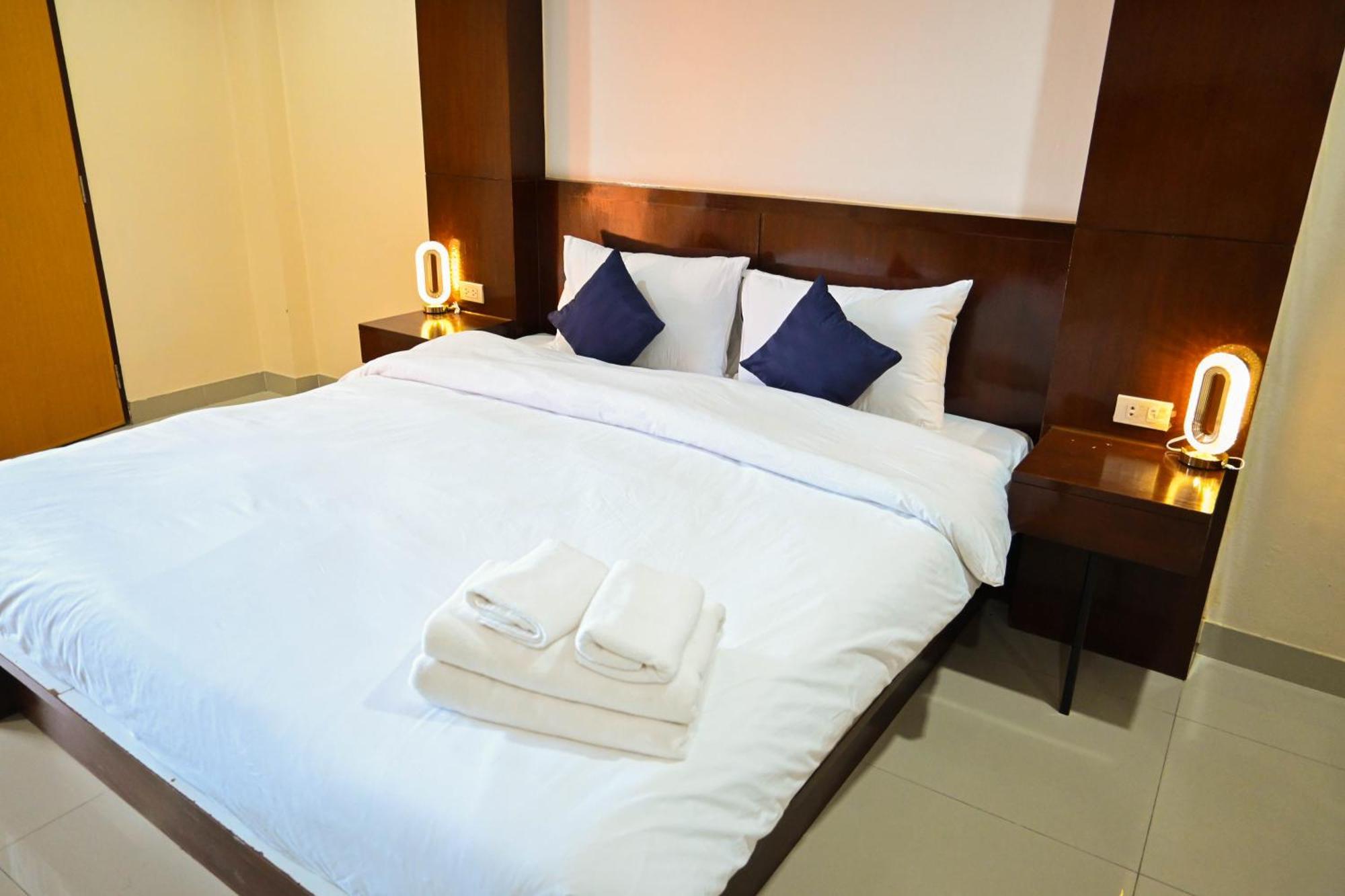 Royal Star Suites Pattaya Esterno foto